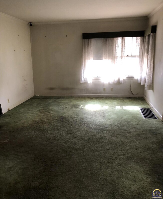 2024 SW Stone Ave, Topeka, KS 66604 - photo 5