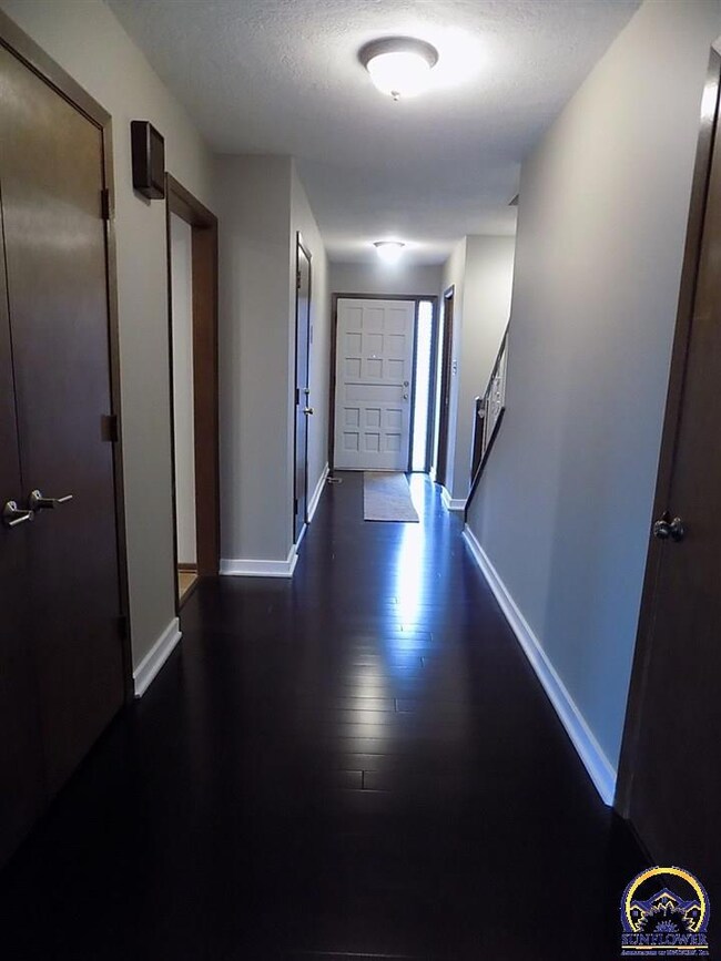 3204 SW Randolph Ave, Topeka, KS 66611 - photo 7