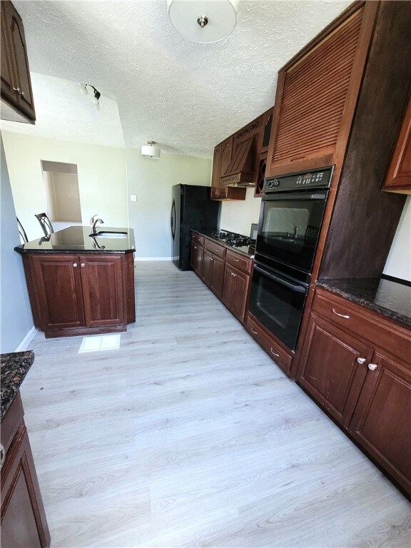 219 Longfellow St, Vandergrift, PA 15690 - photo 3