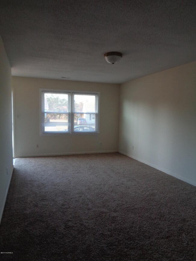 215 Appaloosa Dr, Jacksonville, NC 28540 - photo 2