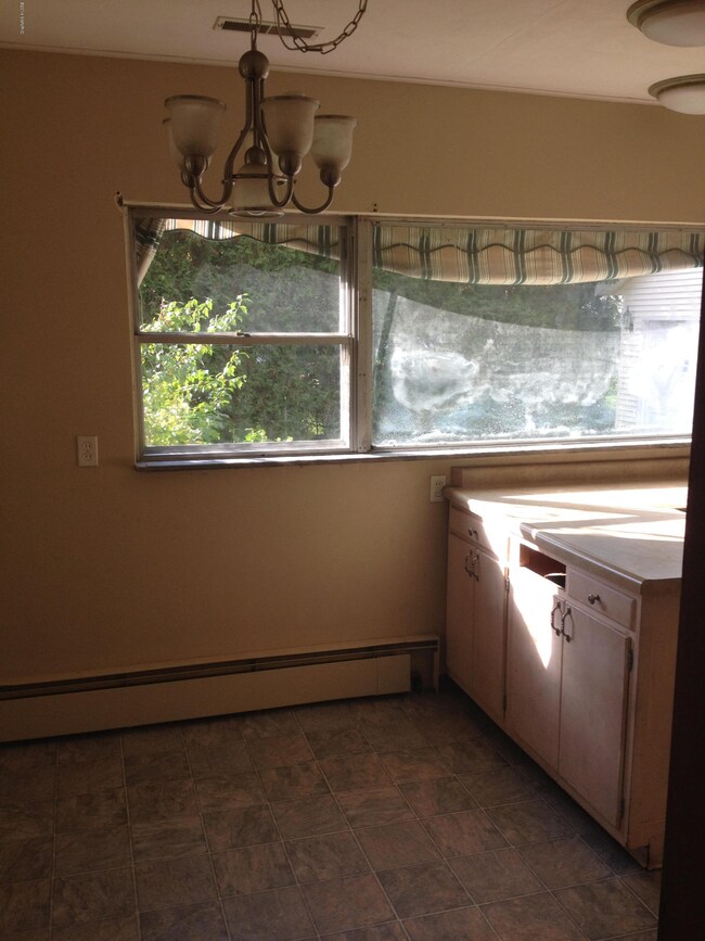 1823 E Main St, Niles, MI 49120 - photo 4