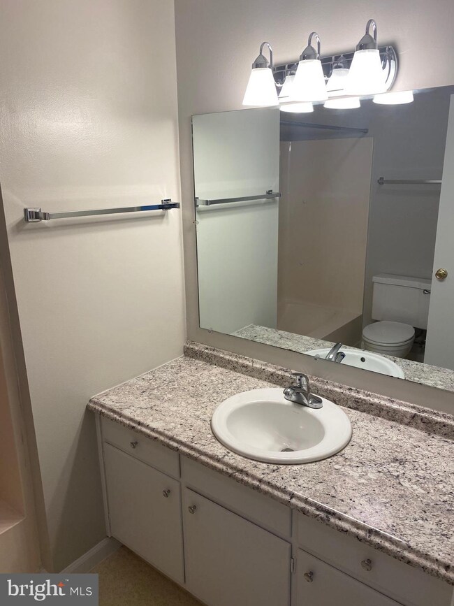 962 E Maple St, Palmyra, PA 17078 - photo 5