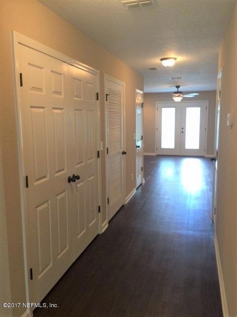 8015 Hilsdale Rd, Jacksonville, FL 32216 - photo 2