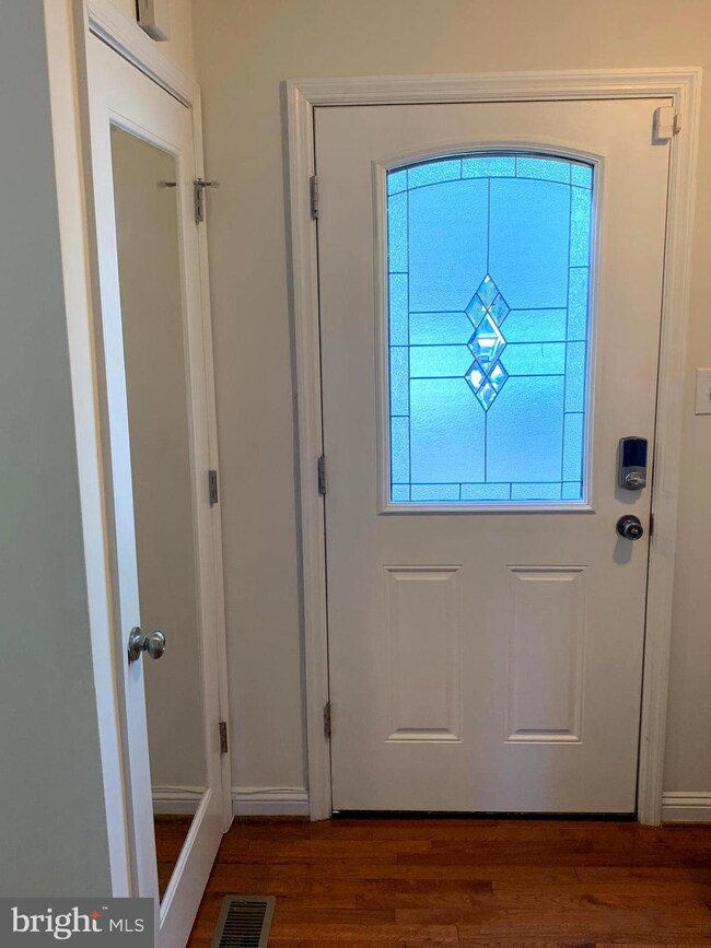 7055 Palamar Terrace, Lanham, MD 20706 - photo 5