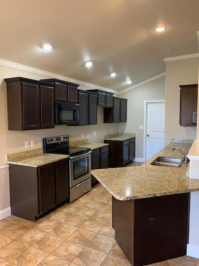 9305 Lamar Ave, Odessa, TX 79765 - photo 3