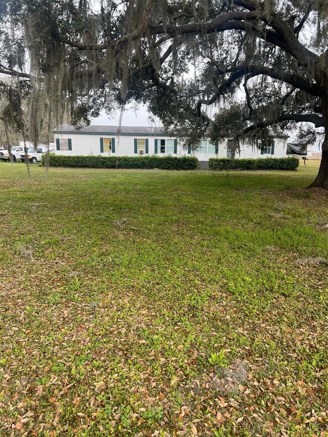 3060 Lanier Rd, Zephyrhills, FL 33541 - photo 7