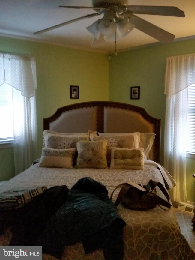 1332 Fairchild Ave, Hagerstown, MD 21742 - photo 5