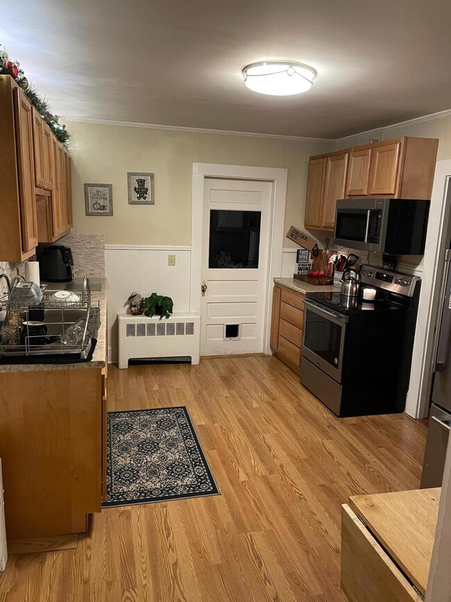 37 Maple kitchen