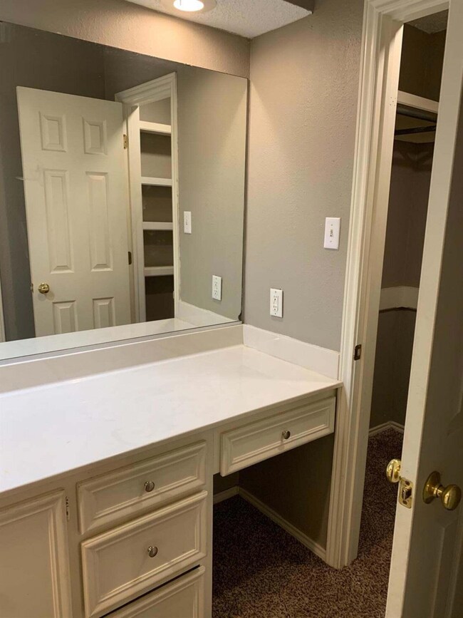 8308 Raleigh Ave unit A, Lubbock, TX 79424 - photo 7