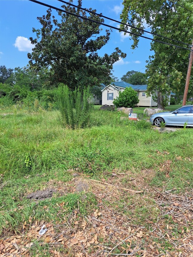 6907 Banyan St, Houston, TX 77028 - photo 7