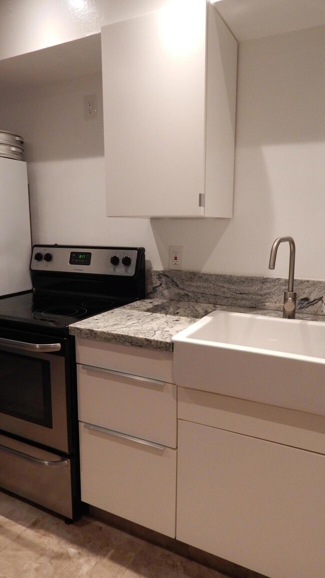 2103 S Granada Dr unit 7, Tempe, AZ 85282 - photo 4