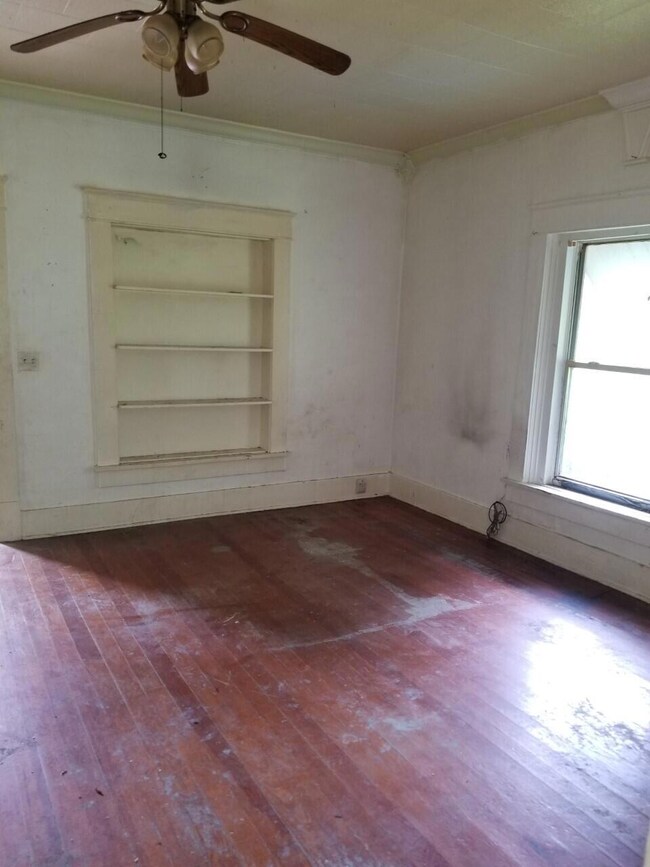 Hound Dawg rd pic living rm 4