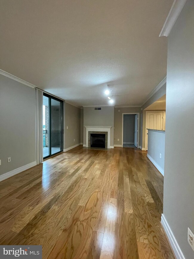 414 Water St unit 2015, Baltimore, MD 21202 - photo 5