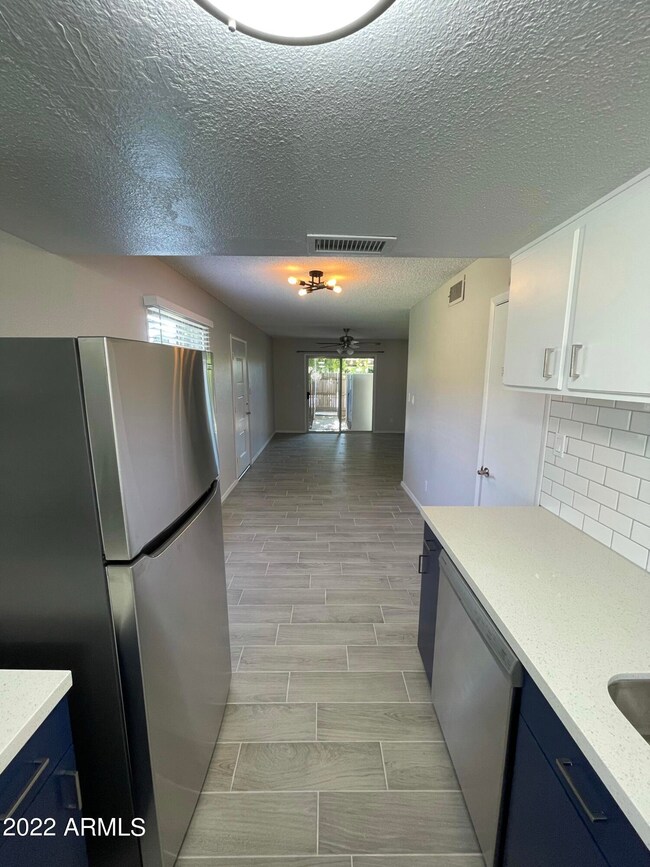 8441 N 34th Ave, Phoenix, AZ 85051 - photo 7