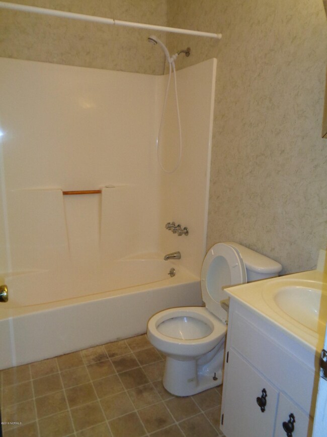 121 Stallion Dr, Jacksonville, NC 28540 - photo 6