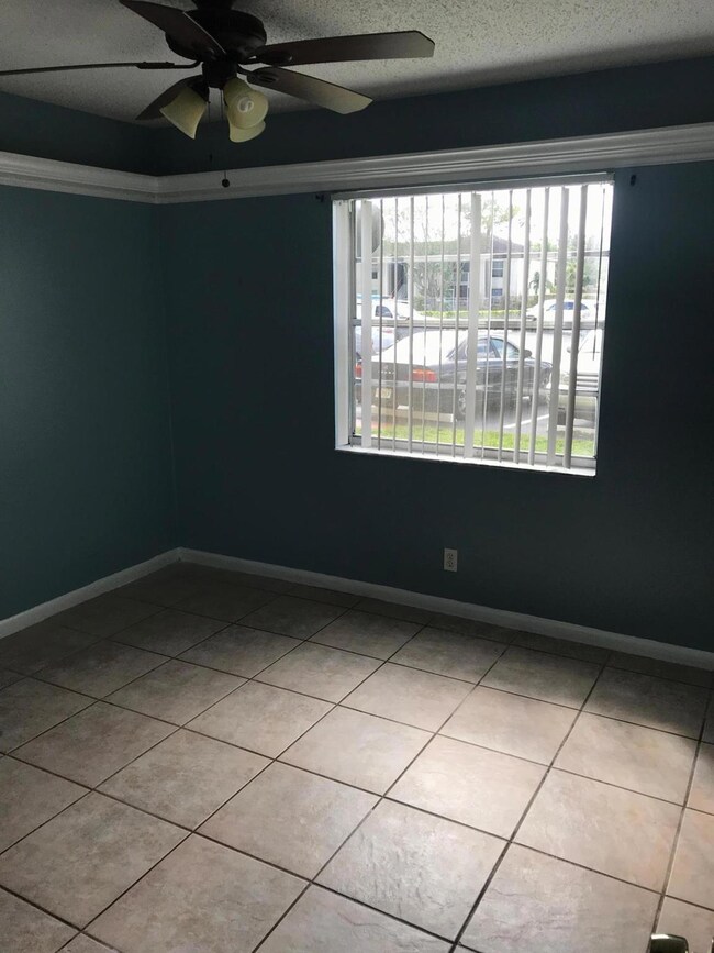 1830 Abbey Rd unit 105J, West Palm Beach, FL 33415 - photo 7