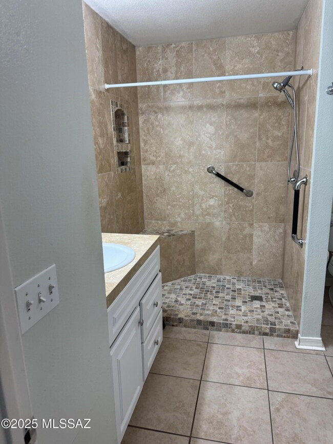 1500 E Pusch Wilderness Dr unit 2102, Tucson, AZ 85737 - photo 6