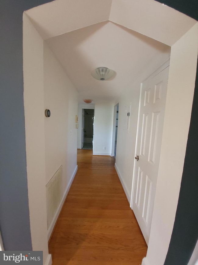 400 Commonwealth Ave unit 307, Alexandria, VA 22301 - photo 4