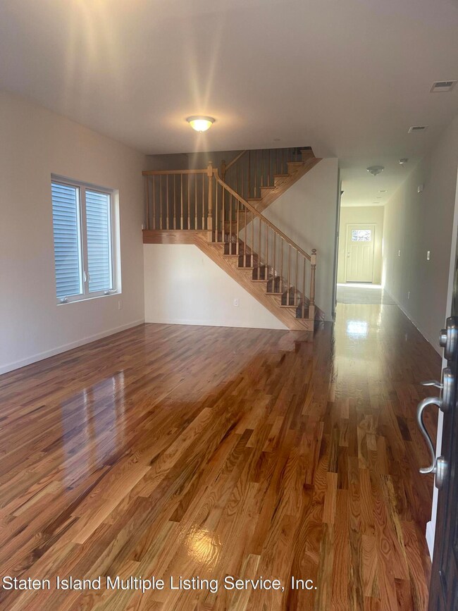 110 Roe St, Staten Island, NY 10310 - photo 4