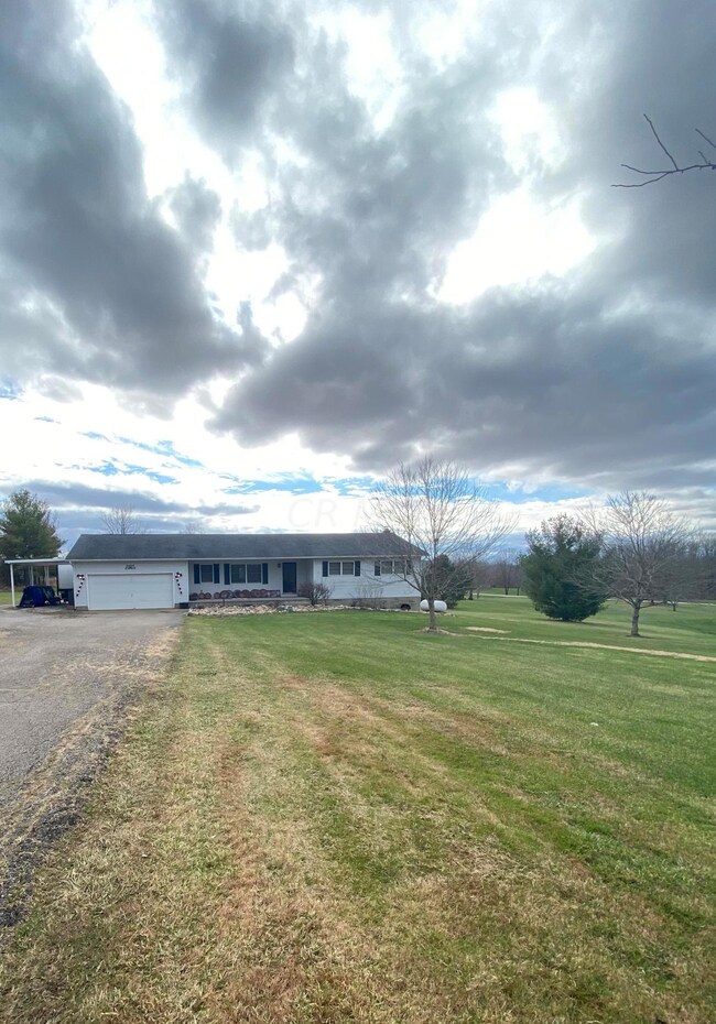 7401 Tarlton Rd, Circleville, OH 43113 - photo 2