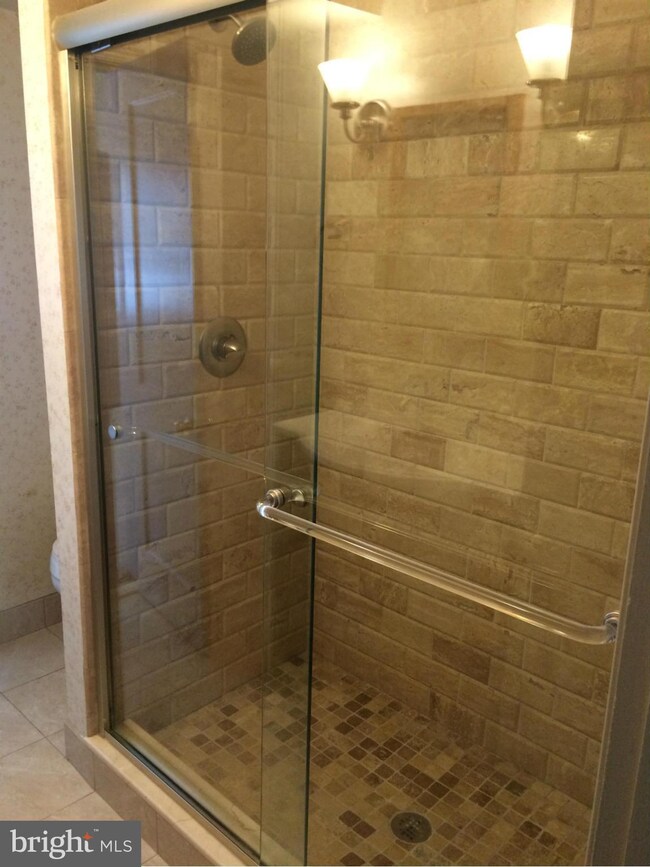 9901 River Rd, Potomac, MD 20854 - photo 2