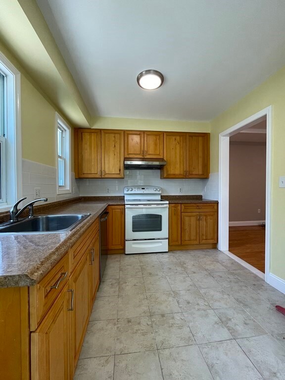 117 Edwards St unit 1, Quincy, MA 02169 - photo 4