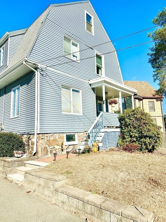 84 Columbia St, Swampscott, MA 01907 - photo 3