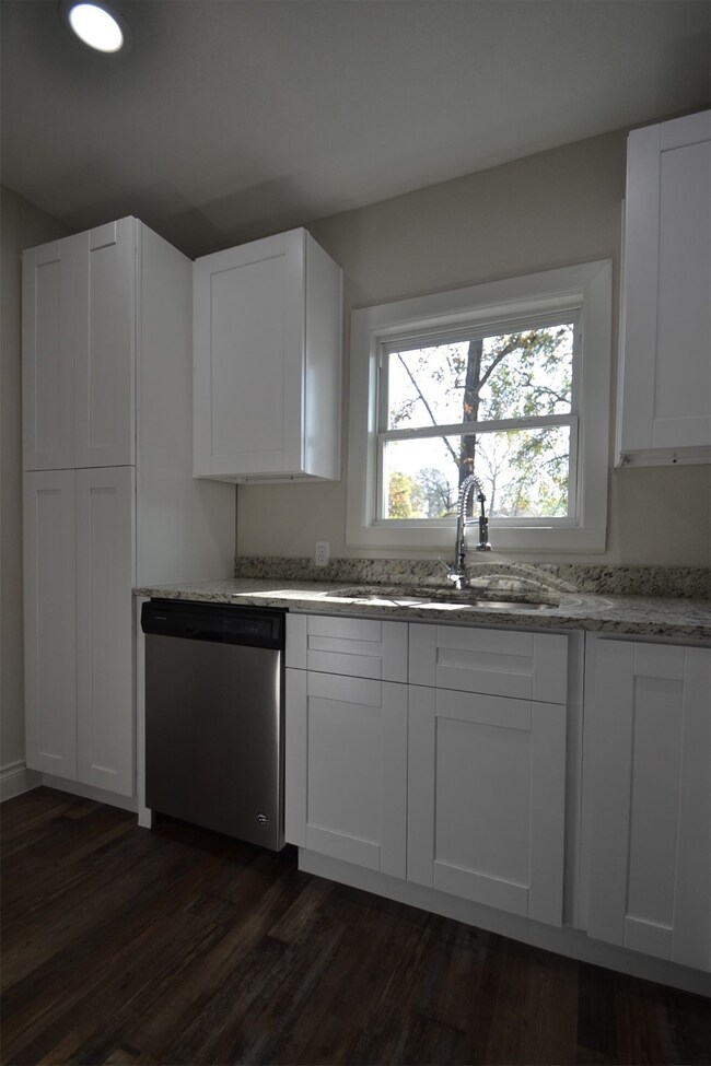 9208 Firnat St, Houston, TX 77016 - photo 7