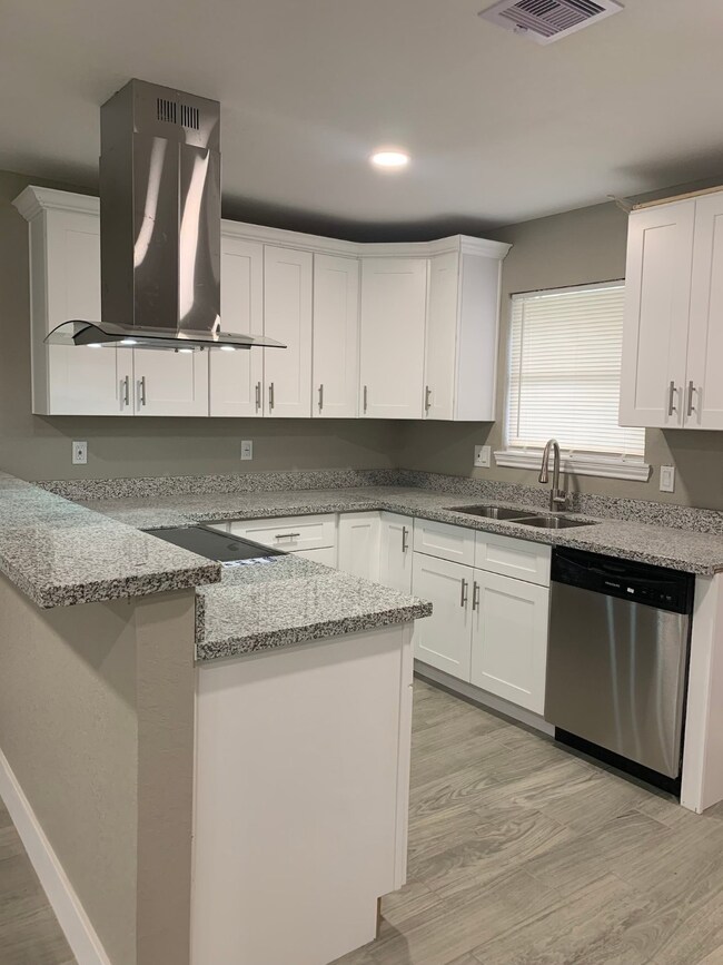 231 Acker St, Magnolia, TX 77354 - photo 5