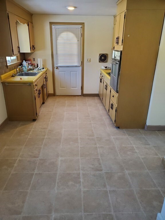 53 Donald Tennant Cir, North Attleboro, MA 02760 - photo 6