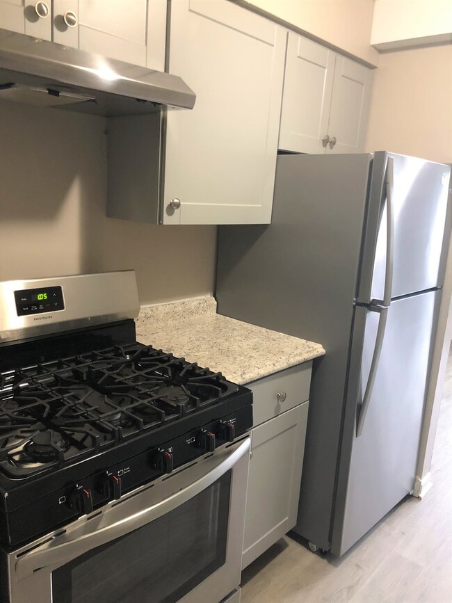 5629 Saint Charles Rd unit 207, Berkeley, IL 60163 - photo 2