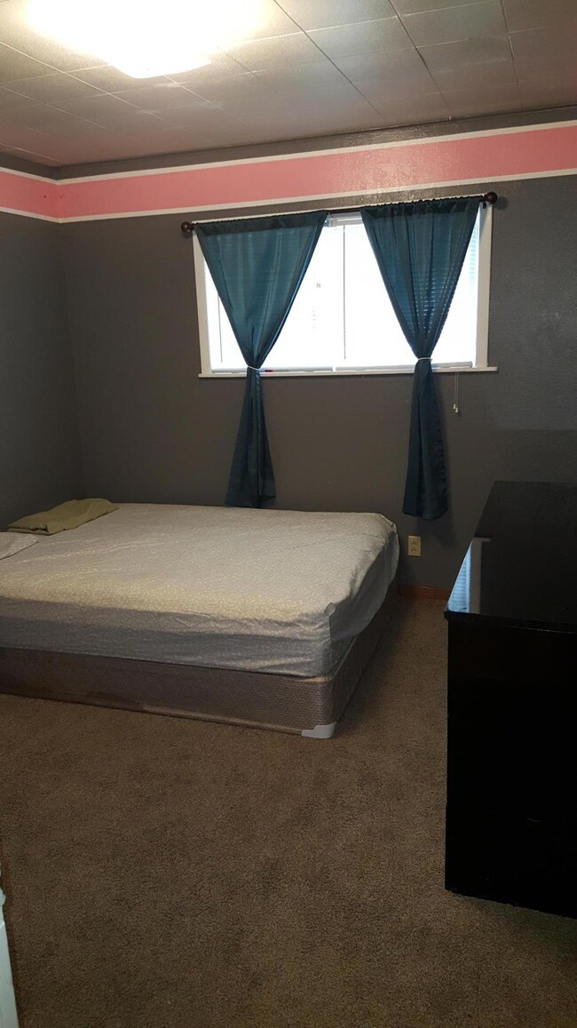 1931 Heller Ln, Redding, CA 96001 - photo 7