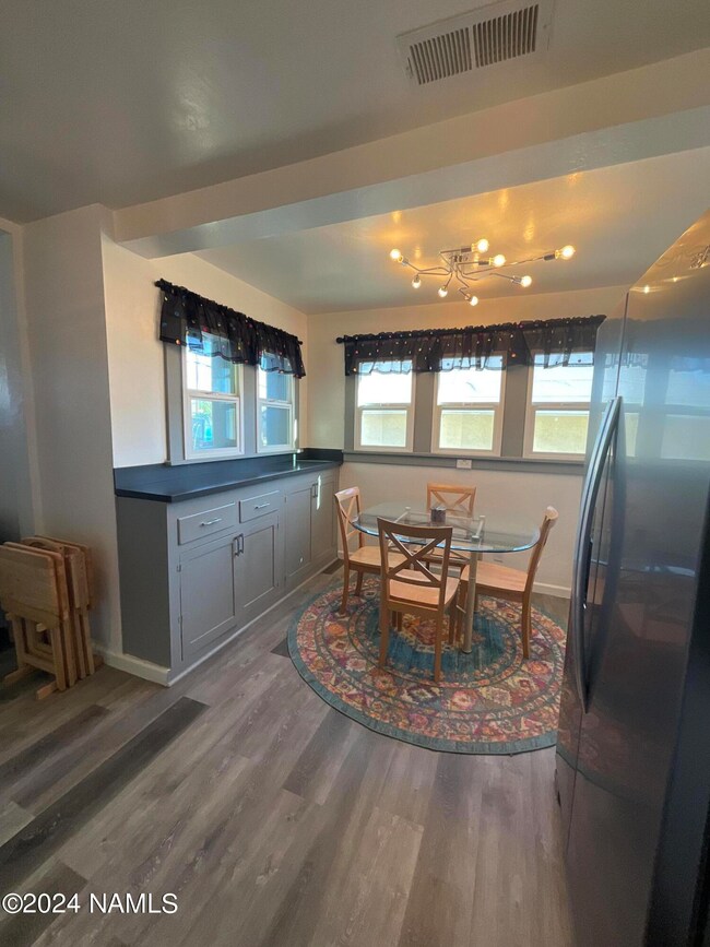 318 N Hicks Ave, Winslow, AZ 86047 - photo 5