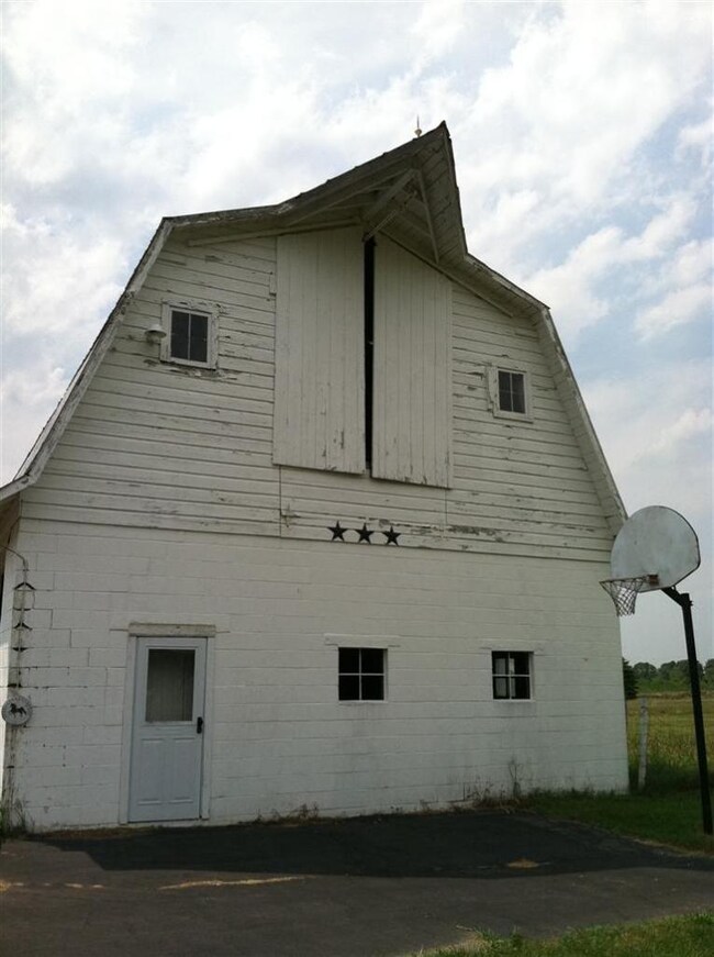 8776 S 10th St, Kalamazoo, MI 49009 - photo 6