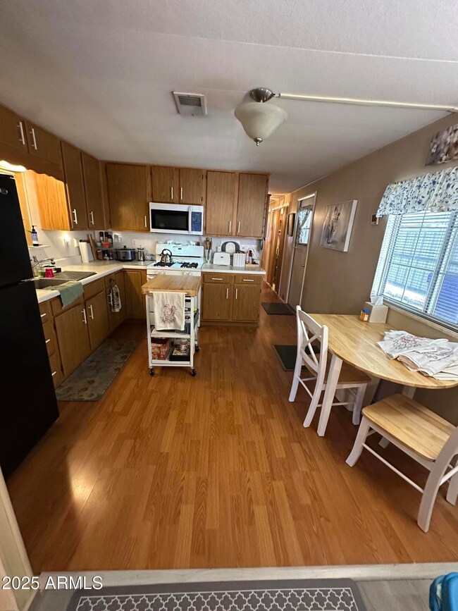 KITCHEN 1