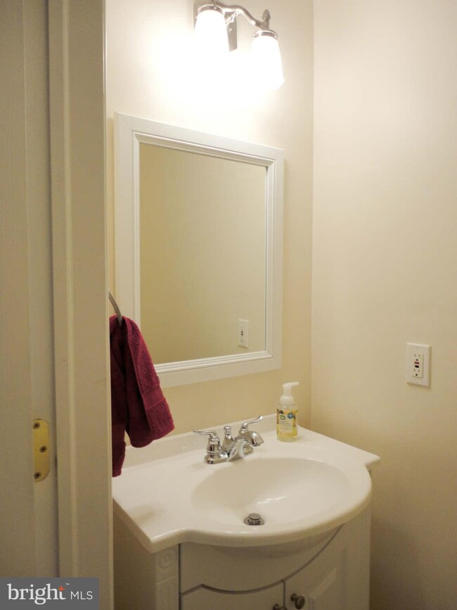 1337 Ritchie Place NE, Washington, DC 20017 - photo 7