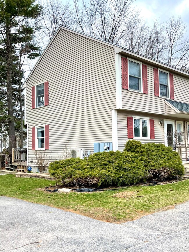 162 Beach St unit 8, Saco, ME 04072 - photo 2