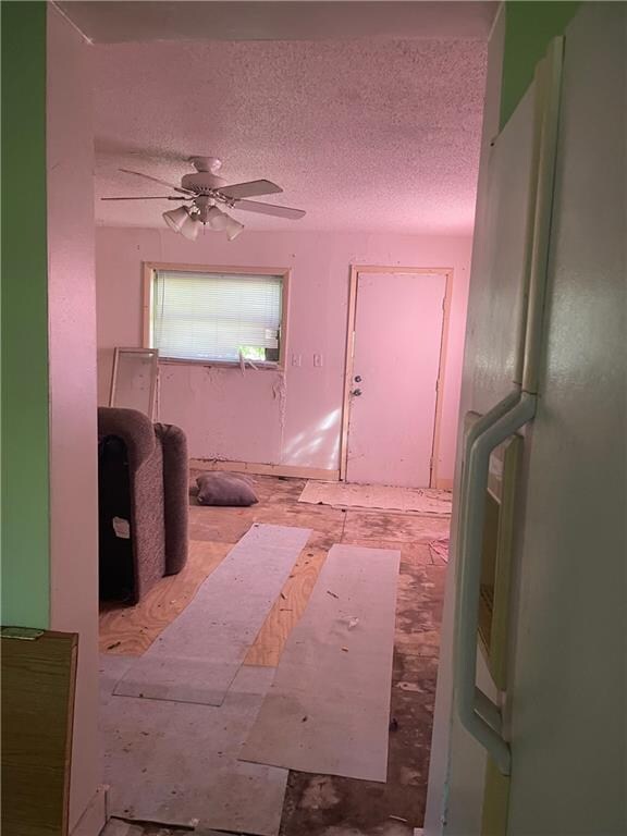 4230 NE 32nd St, Des Moines, IA 50317 - photo 3