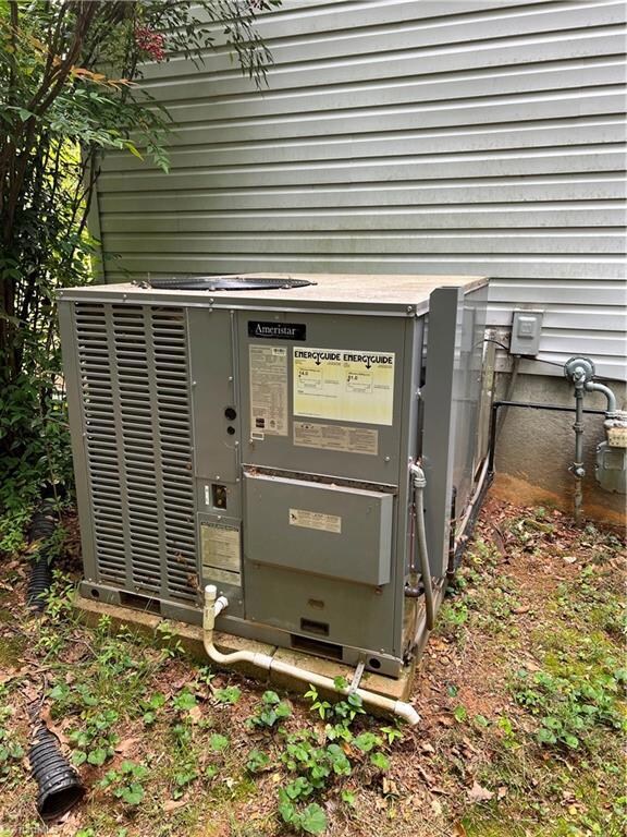 211 Vine St, Statesville, NC 28677 - photo 2