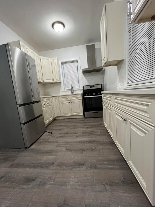 270 S 9th St unit 1, Newark, NJ 07103 - photo 3