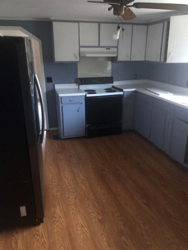 3241 Cherokee Dr, Morristown, TN 37814 - photo 7