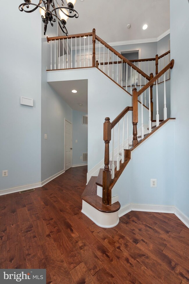 5690 Northton Ct, Woodbridge, VA 22193 - photo 3