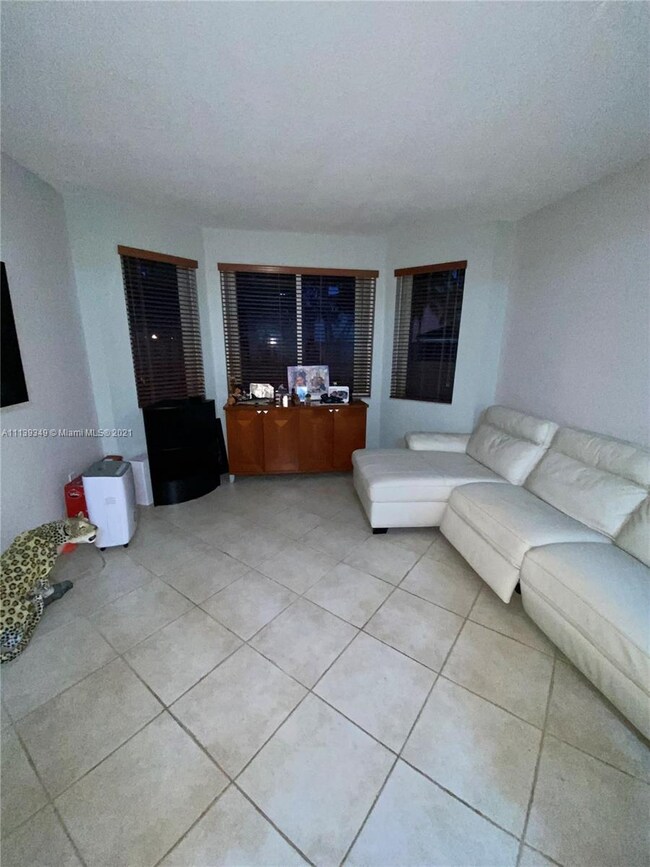 11433 NW 69th Terrace, Doral, FL 33178 - photo 4