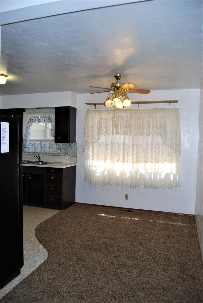 211 N 5th St, Central Point, OR 97502 - photo 7