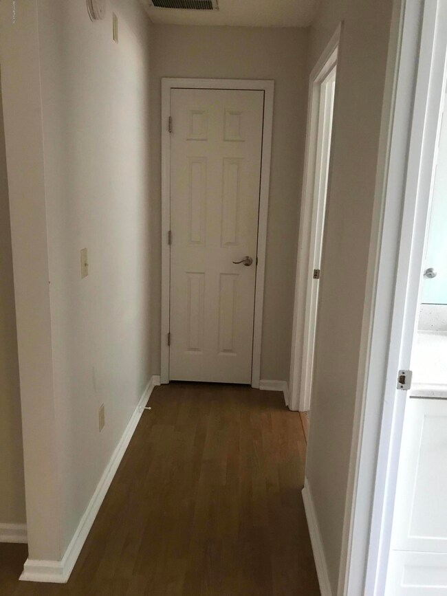 8266 Lakemont Dr, Jacksonville, FL 32216 - photo 2