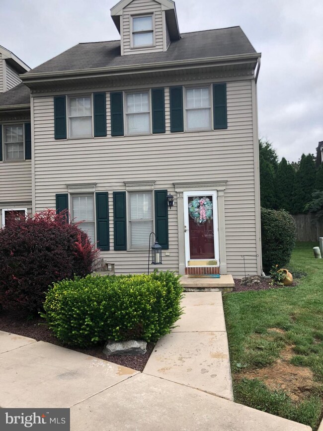 31 Weiser Ct unit 31, Womelsdorf, PA 19567 - photo 2