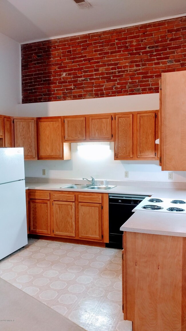 141 E Michigan Ave unit 1, Paw Paw, MI 49079 - photo 2