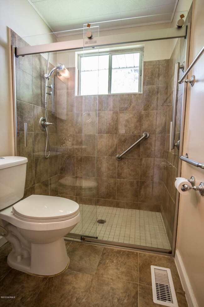 708 Doris Ave, Jacksonville, NC 28540 - photo 5