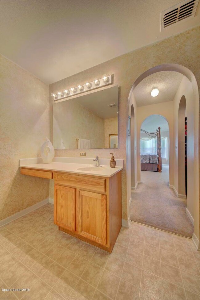 Master Bath Her Vanity
