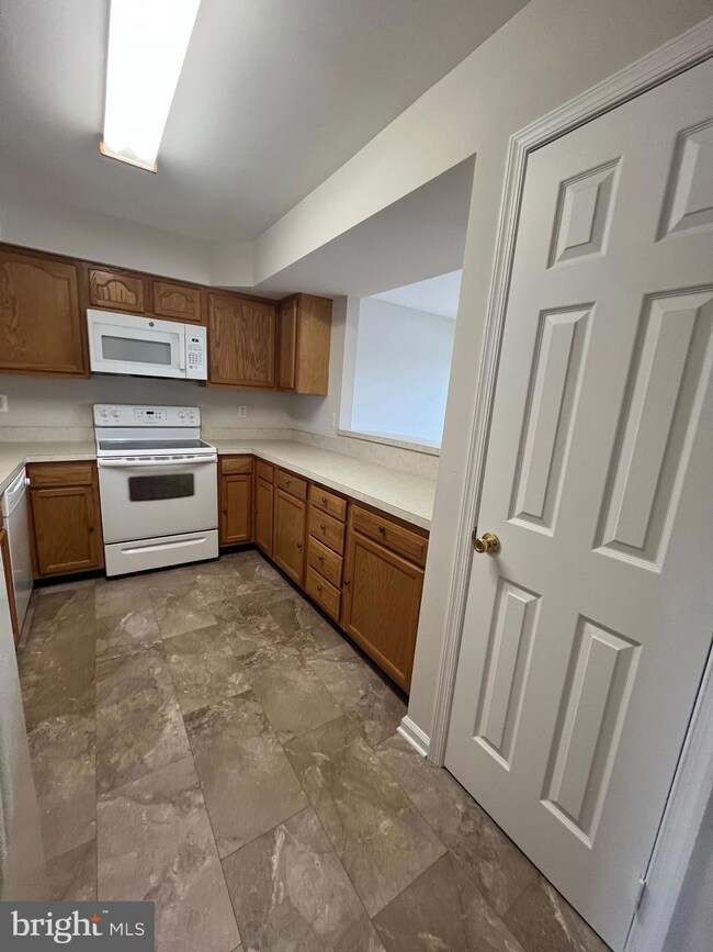 140 Topaz Ln, Inwood, WV 25428 - photo 4